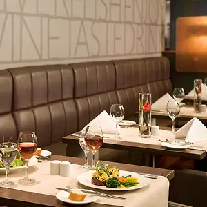 novotel-dusseldorf-city-west.topcolognehotels.com/
